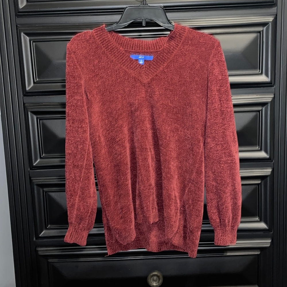 Bought From: Dillard’s ||| Adult Small - Long Sleeve Sweater - Maroon